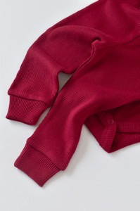 Set 3 piese: body cu maneca lunga, pantaloni lungi si caciulita din bumbac organic si modal - Rosu, BabyCosy - Img 2