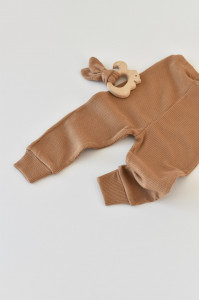 Set 3 piese: body cu maneca lunga, pantaloni lungi si caciulita din bumbac organic si modal - Maro BabyCosy - Img 8