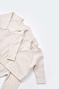 Set de 10 piese pentru nou nascut - 100% bumbac organic - Crem cu buline, BabyCosy - Img 6