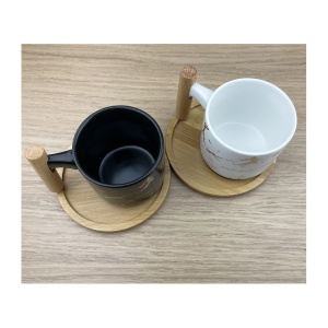Set 2 cani de cafea cu farfurie din lemn, 150 ml, una alba si una neagra, design piatra 150 ml - Img 4