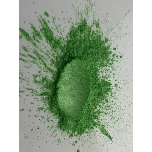 Pudră mica verde deschis cu efect sidefat pentru wax melt, rășină epoxidică și machiaj.