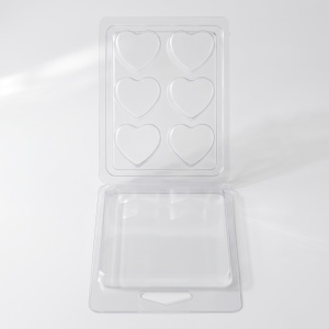 Matriță clam shell cu 6 inimi, umplută cu wax melts lila, PET transparent