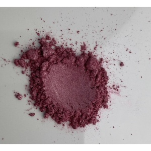 Pudră mica roz cu efect sidefat pentru wax melt, rășină epoxidică și machiaj.