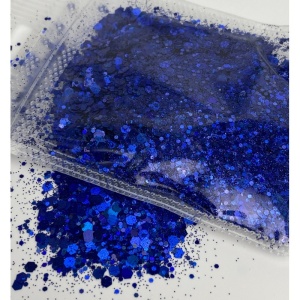 Detaliu particule chunky glitter albastru închis