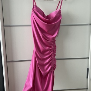 Rochie Yssa Modelatoare Rose - Img 3