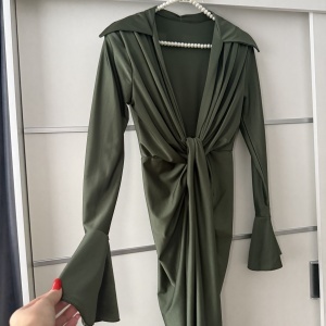 Rochie Modelaroare Bella V Olive - Img 2