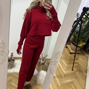 Trening Lora Burgundy