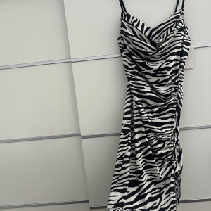 Rochie Modelatoare Zebra