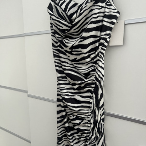 Rochie Modelatoare Zebra - Img 2