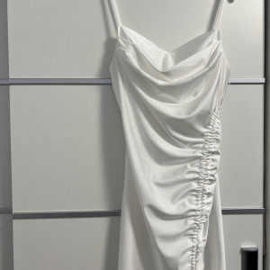 Rochie Modelatoare Yssa White