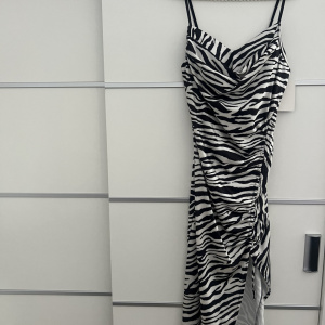 Rochie Modelatoare Zebra - Img 3