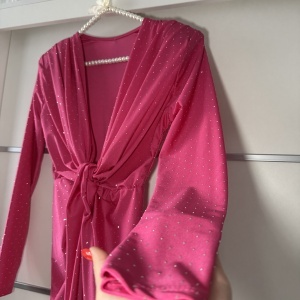 Rochie Modelatoare BELLA Crystal Rosa - Img 3