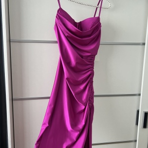 Rochie Yssa Modelatoare Fucsia - Img 3