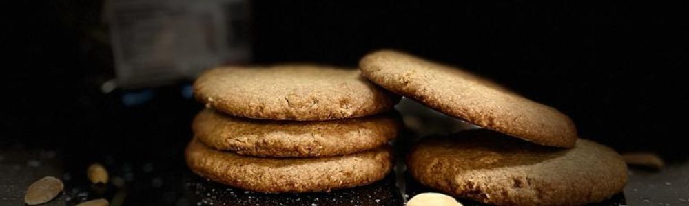 Biscuiți fragezi cu unt de arahide