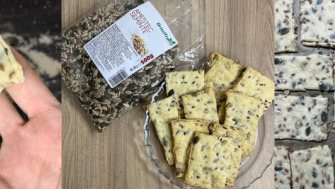 Crackers cu semințe