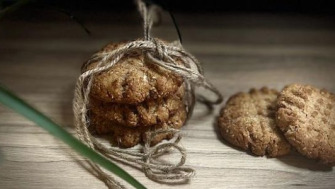 Biscuiți cu cocos și scorțișoară