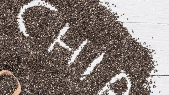 Cum mănânci semințele de chia: întregi, măcinate, înmuiate sau crude?
