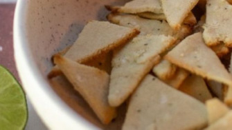 Chips-uri Keto de Tortilla cu Aromă de Lămâie