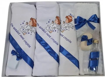 Trusou botez, Ingeras, 7 piese, cu paturica inclusa, decorat cu albastru