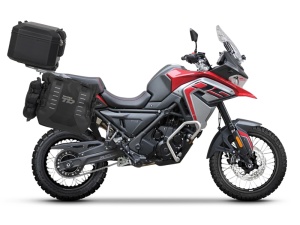 Complete set of SHAD TERRA TR40 adventure saddlebags and SHAD TERRA BLACK aluminium 37L topcase, including mounting kit SHAD Voge 650DS / 650DSX - Img 18