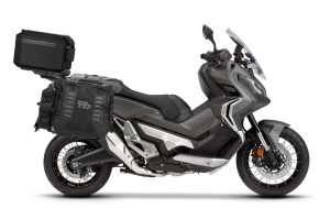 Set of SHAD TERRA TR40 adventure saddlebags and SHAD TERRA aluminium top case TR55 PURE BLACK, including mounting kit SHAD HONDA X-ADV 750