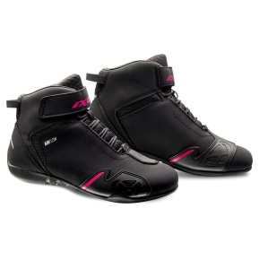 Ghete moto Roadster femei All Season Ixon model Gambler LS culoare: negru/fuchsia (roz)
