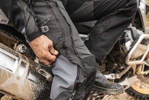Pantaloni motociclete barbati Touring/Adventure Ixon All season model Ragnar MS culoare: negru/antracit - Img 4