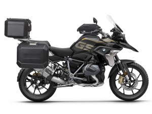 Set complet cutii aluminiu SHAD TERRA (negru), 37L cutie centrala 36L / 47L cutii laterale, incluzand kit montare si placa SHAD R 1200 GS Adventure/ R 1250 GS Adventure