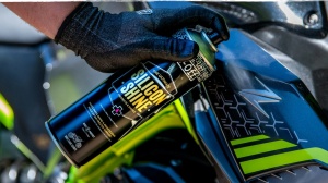 Silicon Moto Muc-Off Motorcycle Silicon Shine - 500ml - Img 2