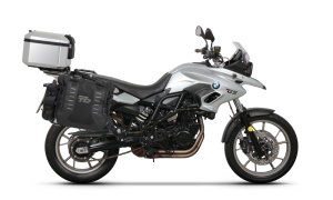 Complete set of SHAD TERRA TR40 adventure saddlebags and SHAD TERRA aluminium 48L topcase, including mounting kit SHAD BMW F 650 GS/ F 700 GS/ F 800 GS