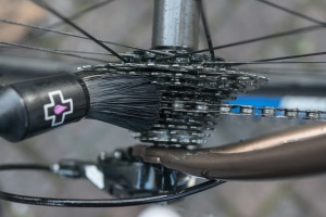 Drivetrain detailing brush MUC-OFF 368 - Img 7