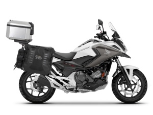 Complete set of SHAD TERRA TR40 adventure saddlebags and SHAD TERRA aluminium 37L topcase, including mounting kit SHAD HONDA NC 750 X