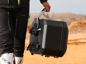 Topcase moto aluminiu SHAD Terra TR37 - BLACK EDITION - Img 3
