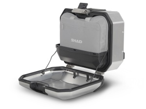 Set complet de cutii de aluminiu SHAD TERRA, 37L cutie centrala si 36L /36L cutii laterale, incluzand kit montaj si placa SHAD Voge 650DS / 650DSX - Img 3