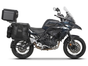 Complete set of SHAD TERRA TR40 adventure saddlebags and SHAD TERRA BLACK aluminium 55L topcase, including mounting kit SHAD Benelli TRK 502 X