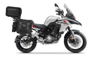 Set of SHAD TERRA TR40 adventure saddlebags and SHAD TERRA aluminium top case TR55 PURE BLACK, including mounting kit SHAD BENELLI TRK 502X