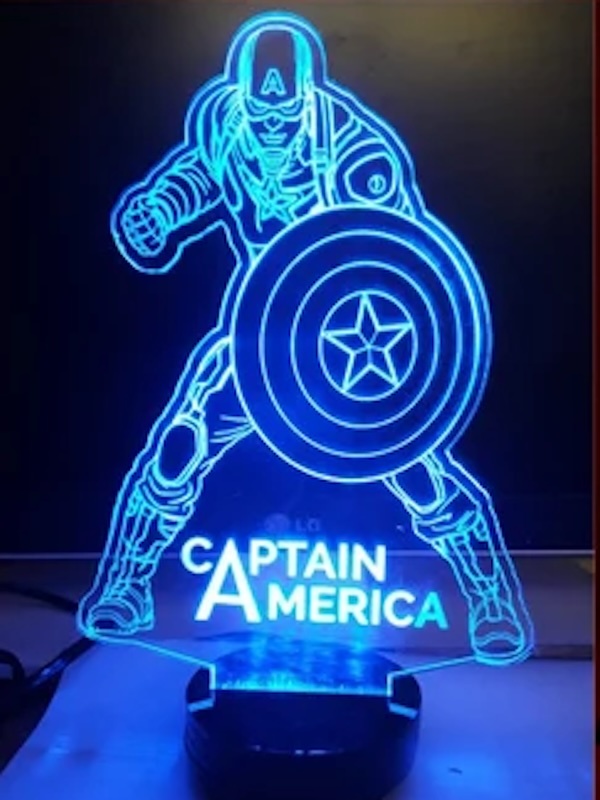 Lampa acrilică 3D cu soclu plastic alb RGB Captain America