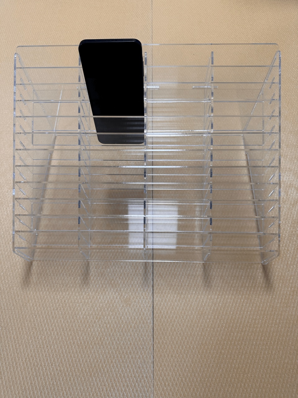Stand plexiglas depozitare telefoane - 1 | YEO