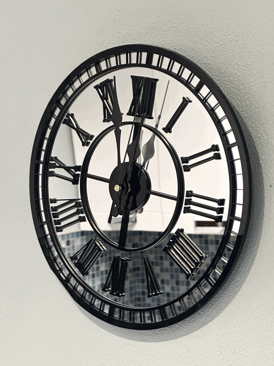 Ceas de perete elegant, realizat manual – un accent sofisticat pentru orice interior! - 1 | YEO