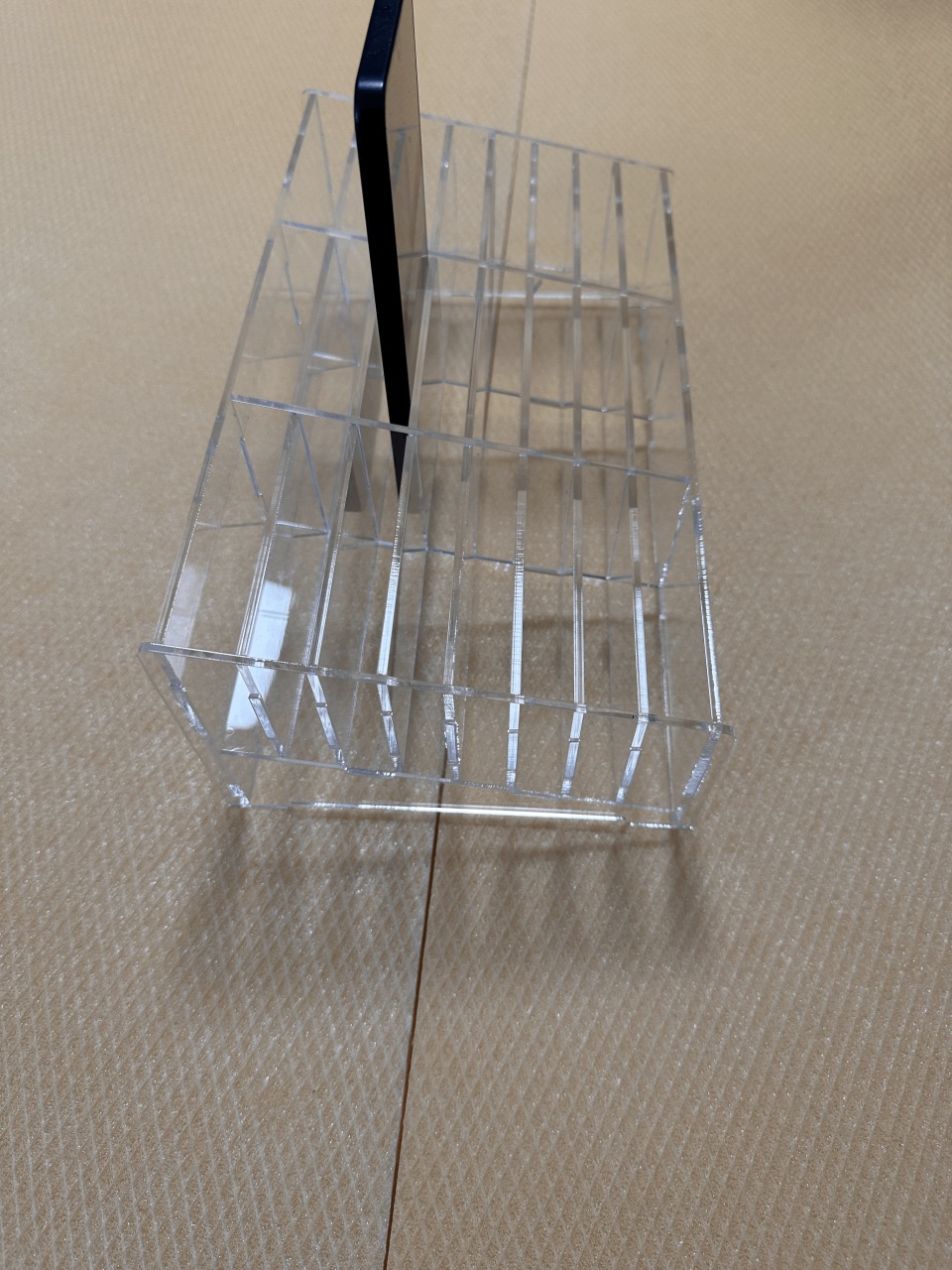 Stand plexiglas depozitare telefoane - 5 | YEO