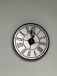Ceas de perete elegant, realizat manual – un accent sofisticat pentru orice interior! - Img 4