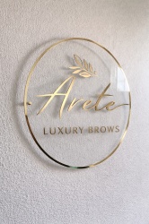 Firmă Rotundă din Plexiglas cu Logo Oglindă – Model Premium Black & Gold - Img 5