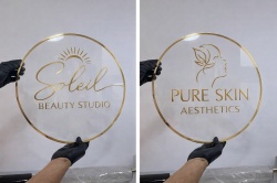 Firmă Rotundă din Plexiglas cu Logo Oglindă – Model Premium Black & Gold - Img 3