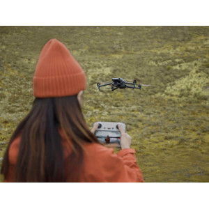 Drona DJI Mavic 3 Classic + Smart ControllerAutonomie 46min, gimbal 3 axe - Img 12