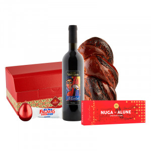 Cutie cadou Morarita -Cozonac cu nuca, Vin rosu, Nuga cu alune, Baton ciocolata, Decoratiune Lumanare Ou