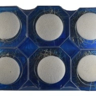 Bolduri in cutie de plastic cu burete