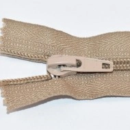 Fermoare nylon fixe nr. 5 - 20 cm bej