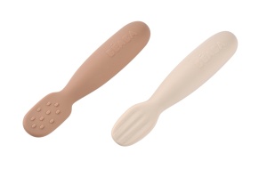 BEABA set od 2 silikonske kašičice/glodalice, karamel-bež