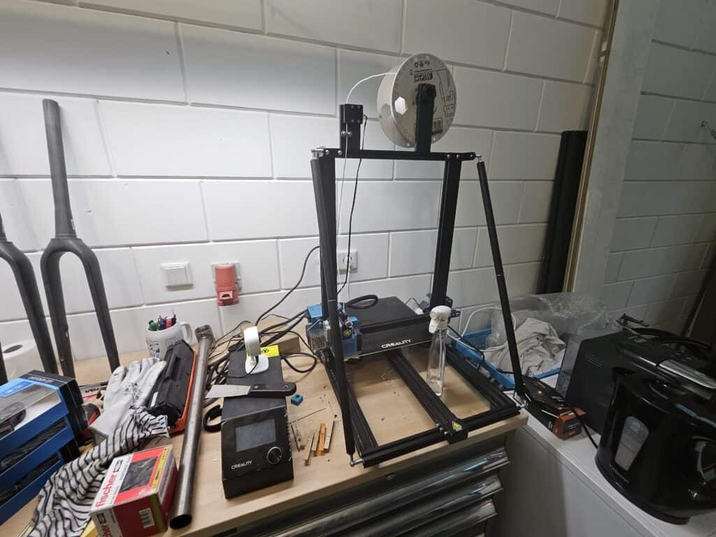 Bicicletă cursieră personalizată St. Joris Cycles — cadru realizat cu asistența printării 3D, pentru ciclisti cu experiență care vor personalizare autentică