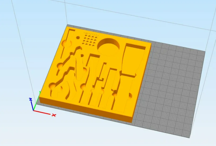 Fișier 3D CAD al tăvii pentru scule cu tăieturi individuale per unealtă și tăieturi circulare pentru degete — pasul 3 în workflow-ul de printare
